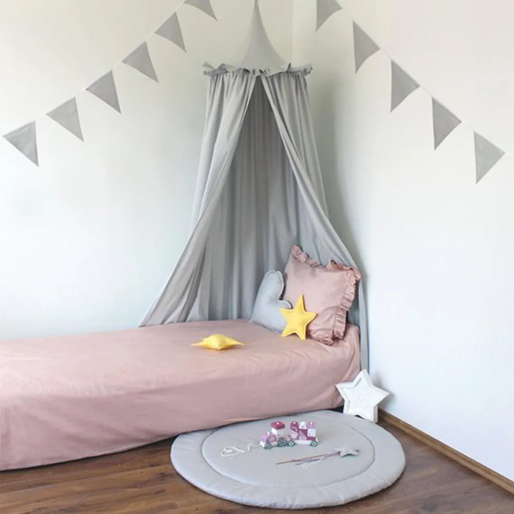 Ciel de lit bebe motif floral noir cendre avec lit