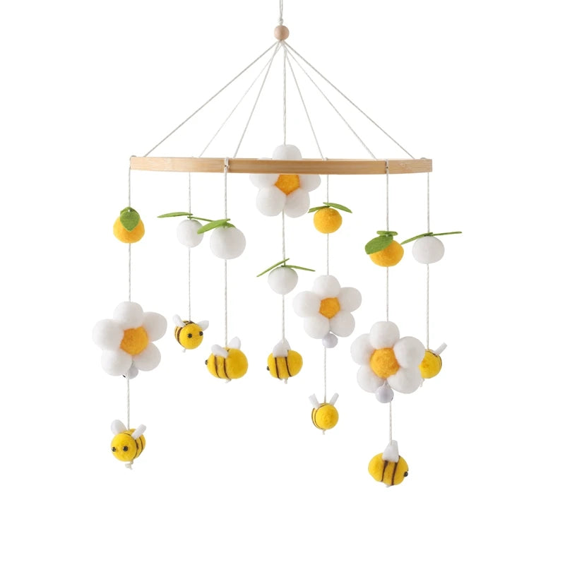 Mobile en bois pour berceau de bébé