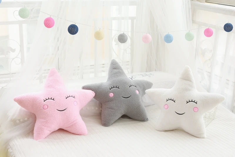 Coussin en peluche doux en forme de nuage