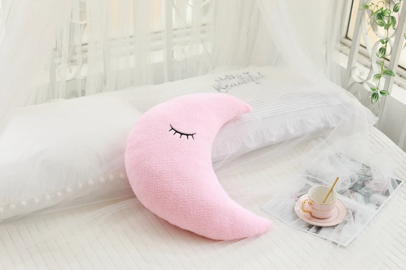 Coussin en peluche doux en forme de nuage