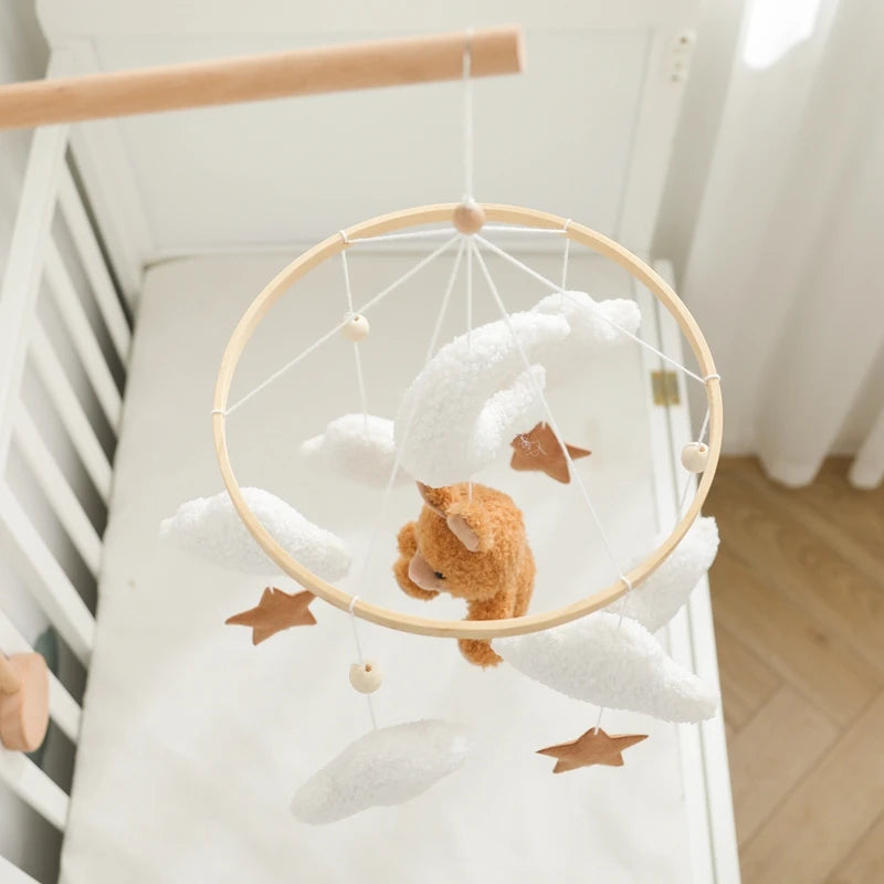 Mobile en bois pour berceau de bébé