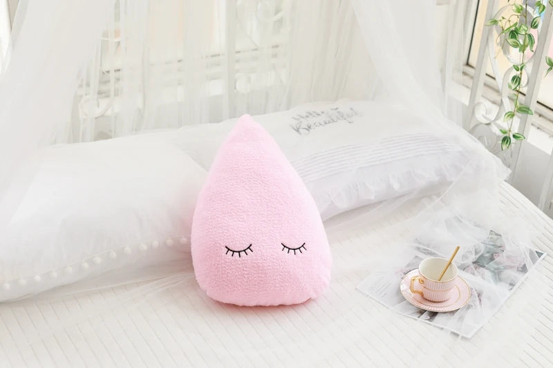 Coussin en peluche doux en forme de nuage