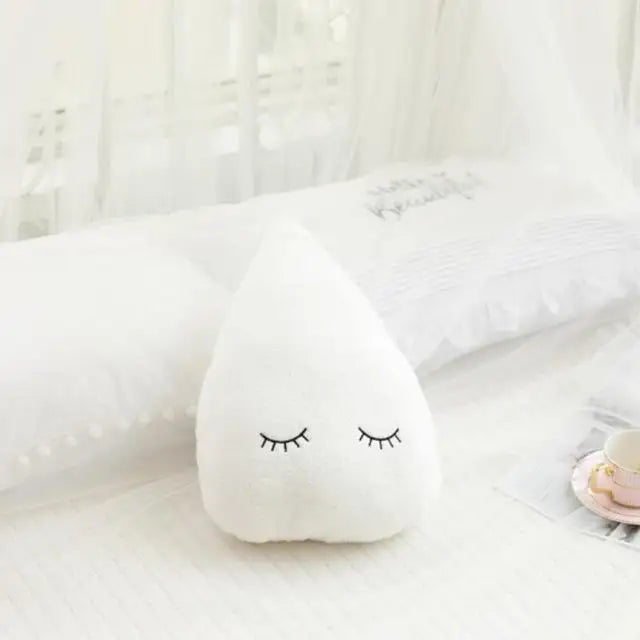 Coussin en peluche doux en forme de nuage