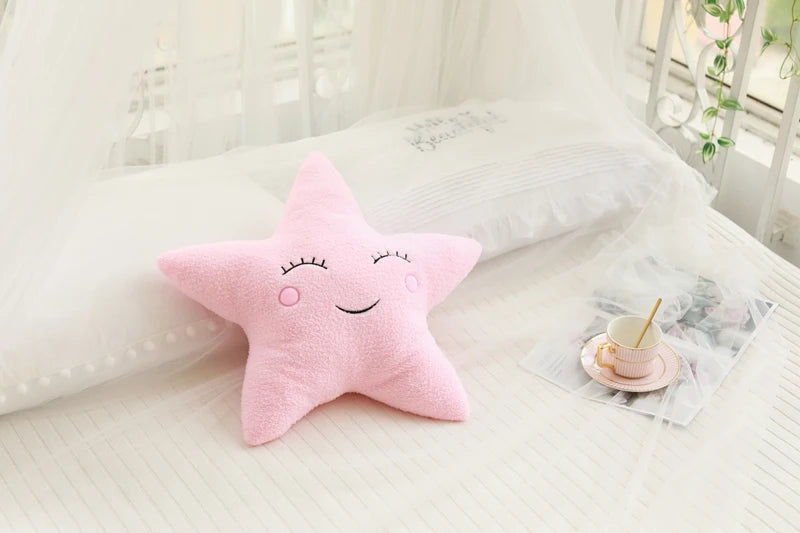 Coussin en peluche doux en forme de nuage