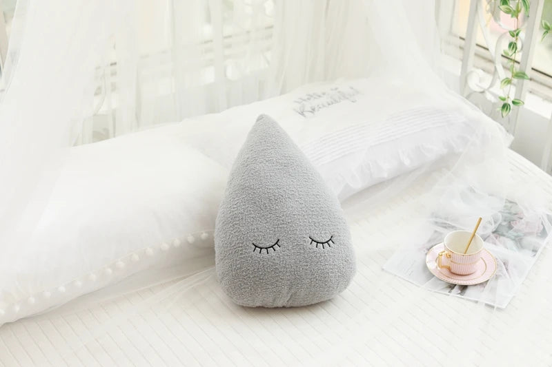 Coussin en peluche doux en forme de nuage