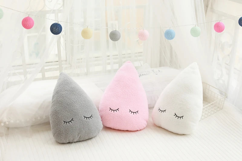 Coussin en peluche doux en forme de nuage