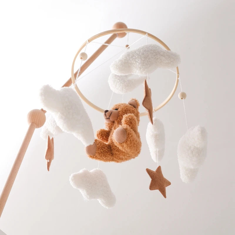 Mobile en bois pour berceau de bébé