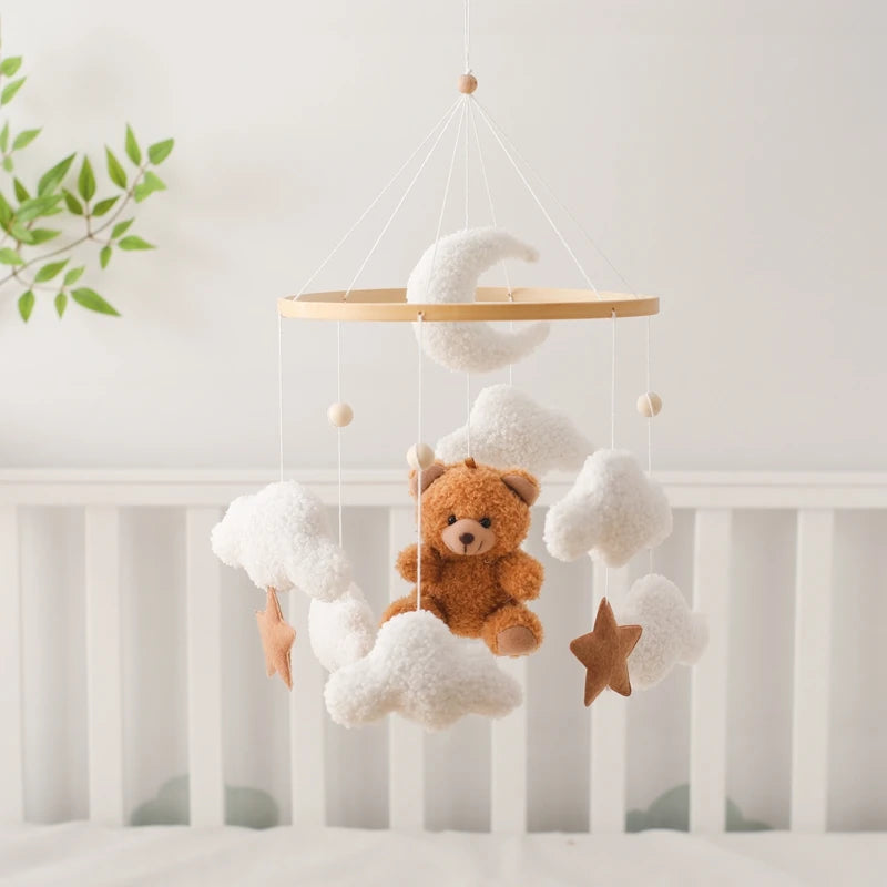 Mobile en bois pour berceau de bébé