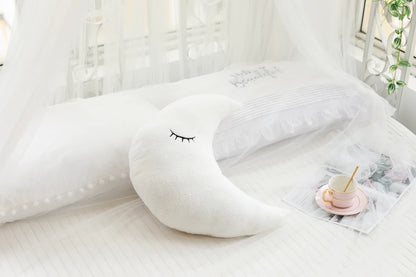 Coussin en peluche doux en forme de nuage