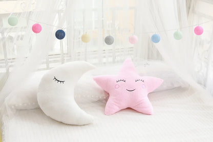 Coussin en peluche doux en forme de nuage