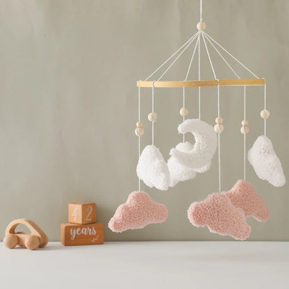 Mobile en bois pour berceau de bébé