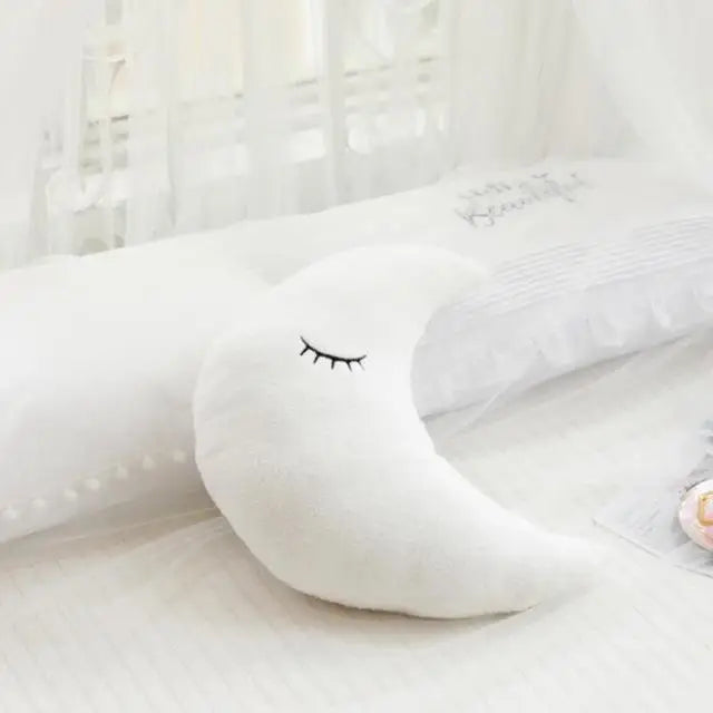 Coussin en peluche doux en forme de nuage