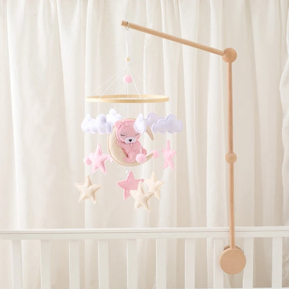 Mobile en bois pour berceau de bébé