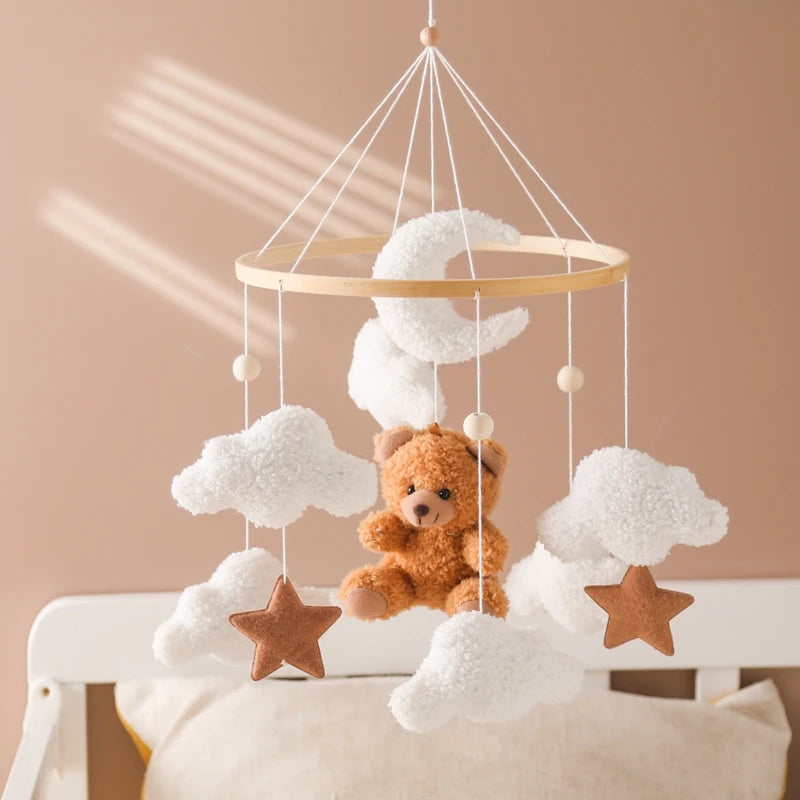 Mobile en bois pour berceau de bébé