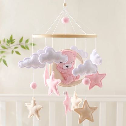 Mobile en bois pour berceau de bébé