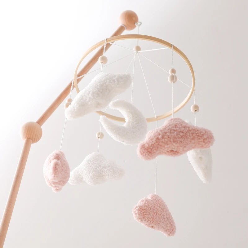 Mobile en bois pour berceau de bébé