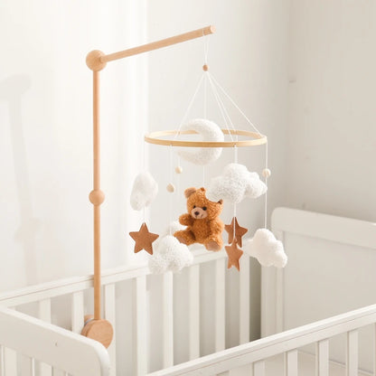 Mobile en bois pour berceau de bébé