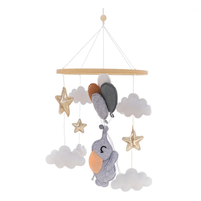 Mobile en bois pour berceau de bébé