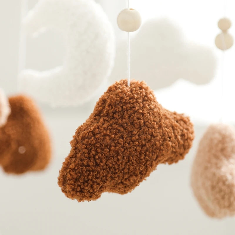 Mobile en bois pour berceau de bébé