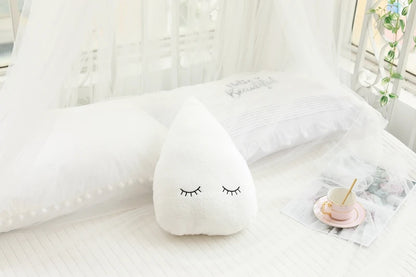Coussin en peluche doux en forme de nuage