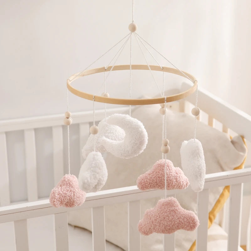 Mobile en bois pour berceau de bébé