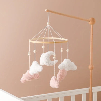 Mobile en bois pour berceau de bébé