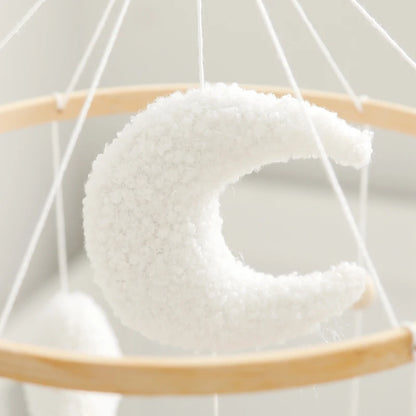Mobile en bois pour berceau de bébé