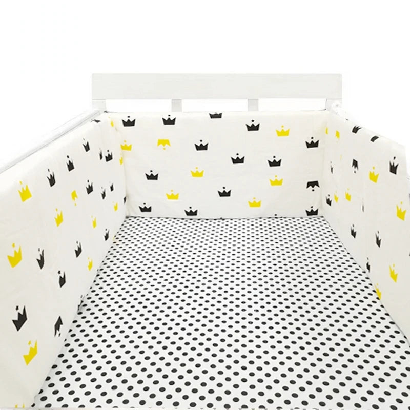 Tour de lit bébé Admirable blanc couronnes noires jaunes - idealechambredebb.com