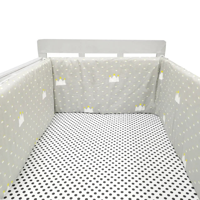 Tour de lit bébé Admirable gris couronnes blanches- idealechambredebb.com