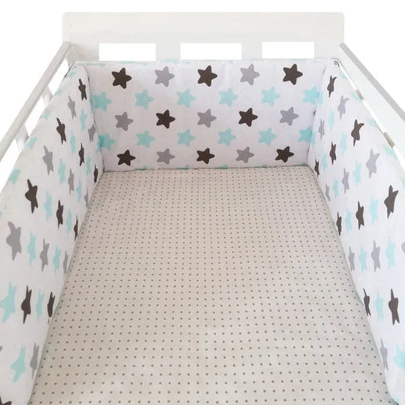 Tour de lit bébé Nordic Stars blanc etoiles noires vertes