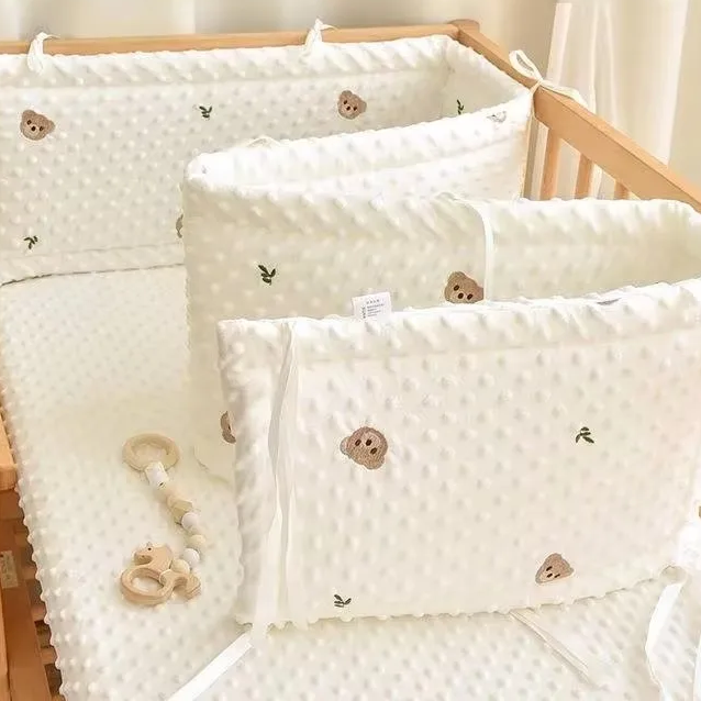 Tour de lit bebe magnifique blanc deco chat