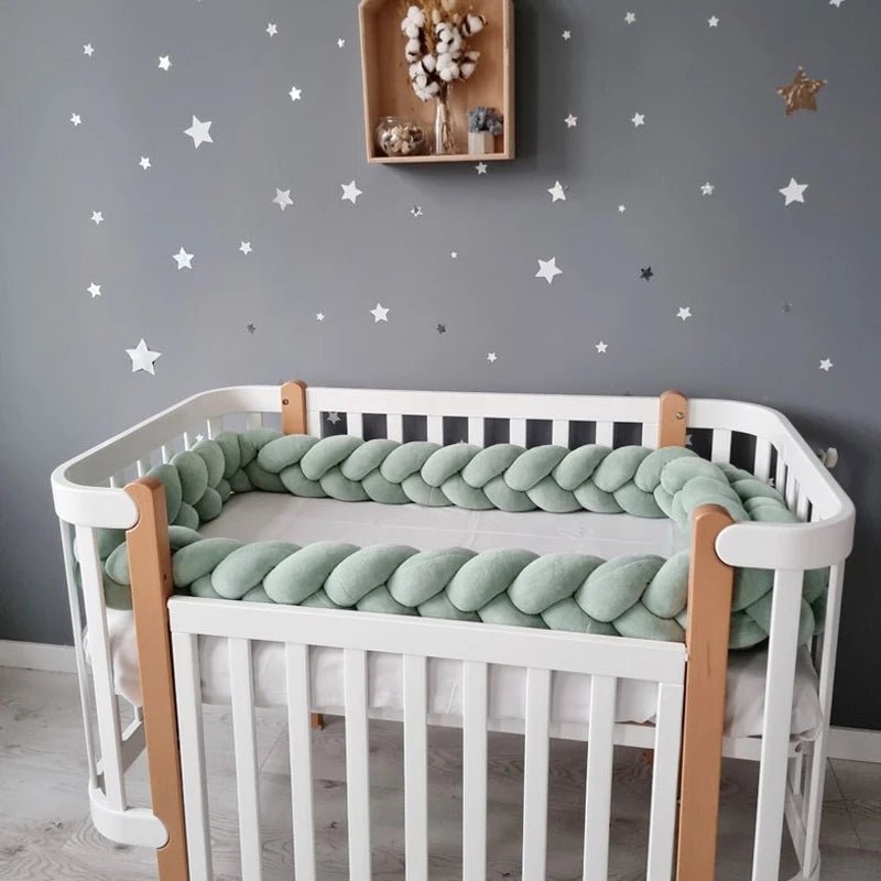 Tour de lit bébé ultradoux-vert--fond-etoiles - Chambre de Bébé Idéale